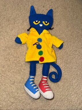 Pete the cat puppet